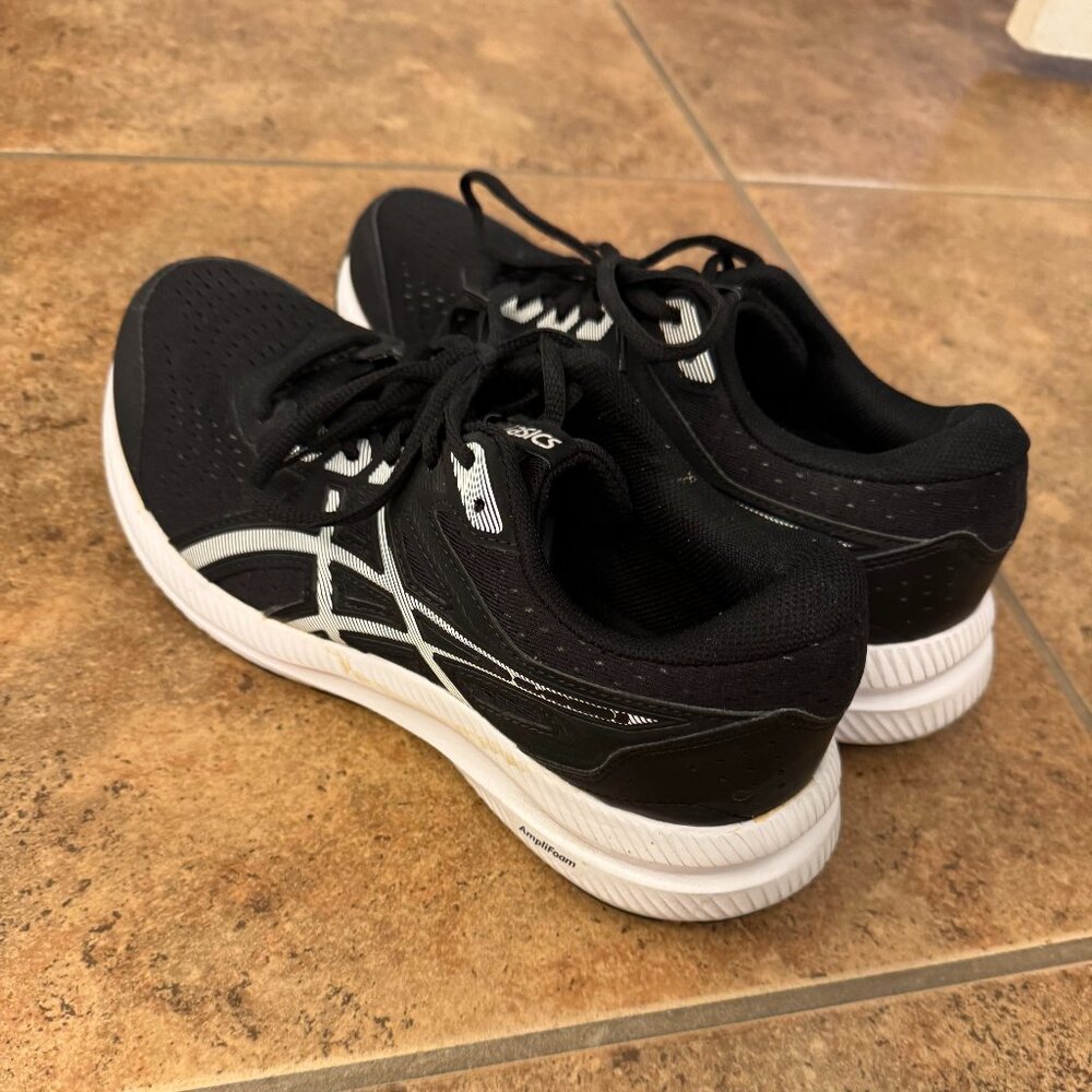 ASICS Women's Gel-Contend 8 Running Shoes, 9, Black/White